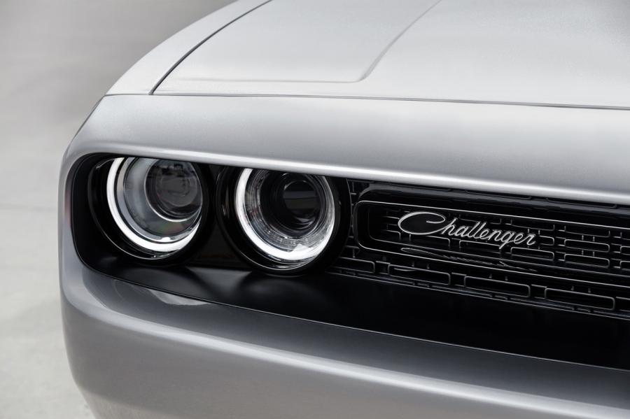  Dodge Challenger 392 Hemi Scat Pack Shaker 2015 года  (фото 17 из 51)